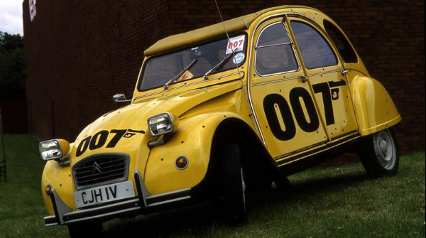 La serie speciale Citroën 2CV 007 celebra il suo 45esimo anniversario